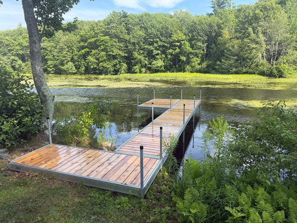 Stationary Aluminum with Cedar